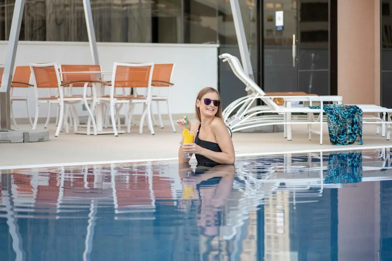 Novotel Sharjah Expo Centre 4*,